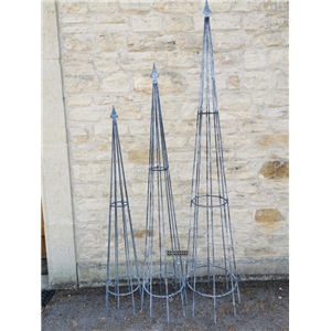 Round Obelisk 7ft